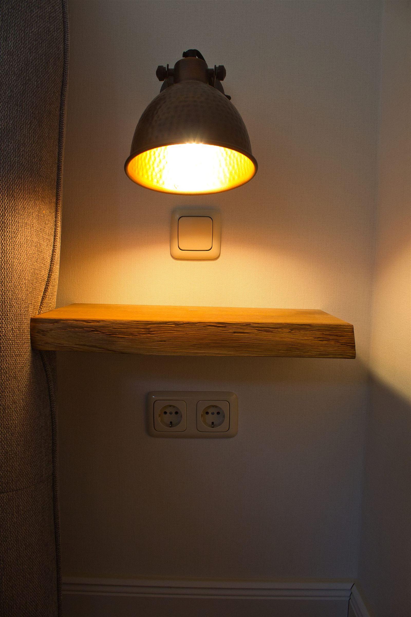 Wandlampe Nachttisch Detail