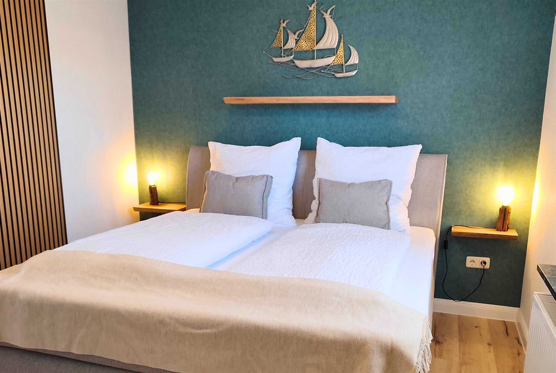 Großes Bett 180 × 200 cm frontal
